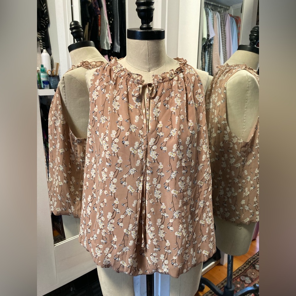Floral Tie-Neck Sleeveless Blouse in Dusty Rose